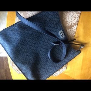 BLACK MK HANDBAG/CROSSBODY